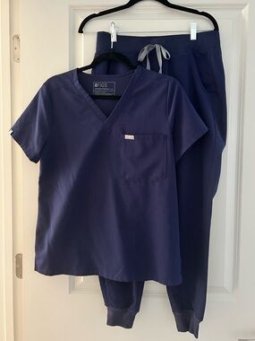 FIGS Scrub Set Small Navy Blue Women’s Medical Uniform